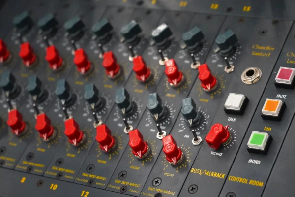 hardware-mezcla-mastering-aragon-02 Hardware de sonido profesional en The Mars Citizen Estudios